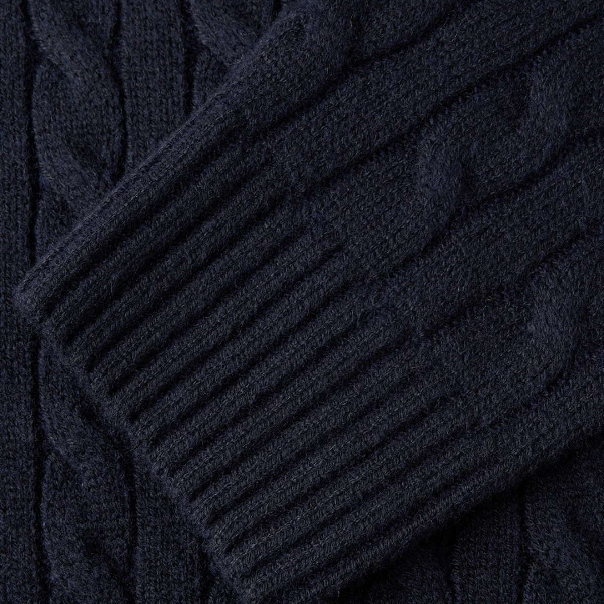 The Hever Men’s Cable Knit Crew Neck Sweater