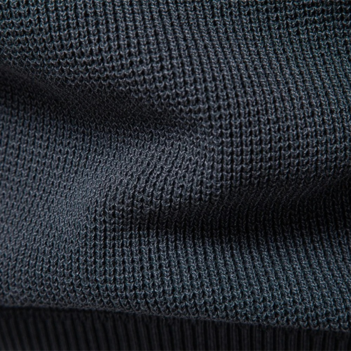 The Redmere Men’s Casual Soft Knit Slim Fit Jumper