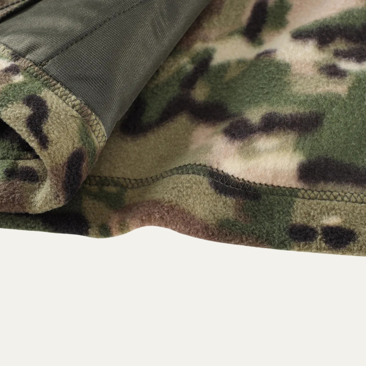 The Lecco Men’s Warm Outdoor Zip Up Fleece Camouflage Jacket