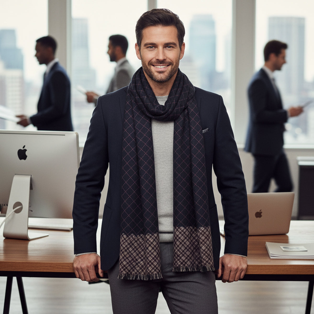 The Champs Élysées Cashmere Merino Scarf for Men - Black