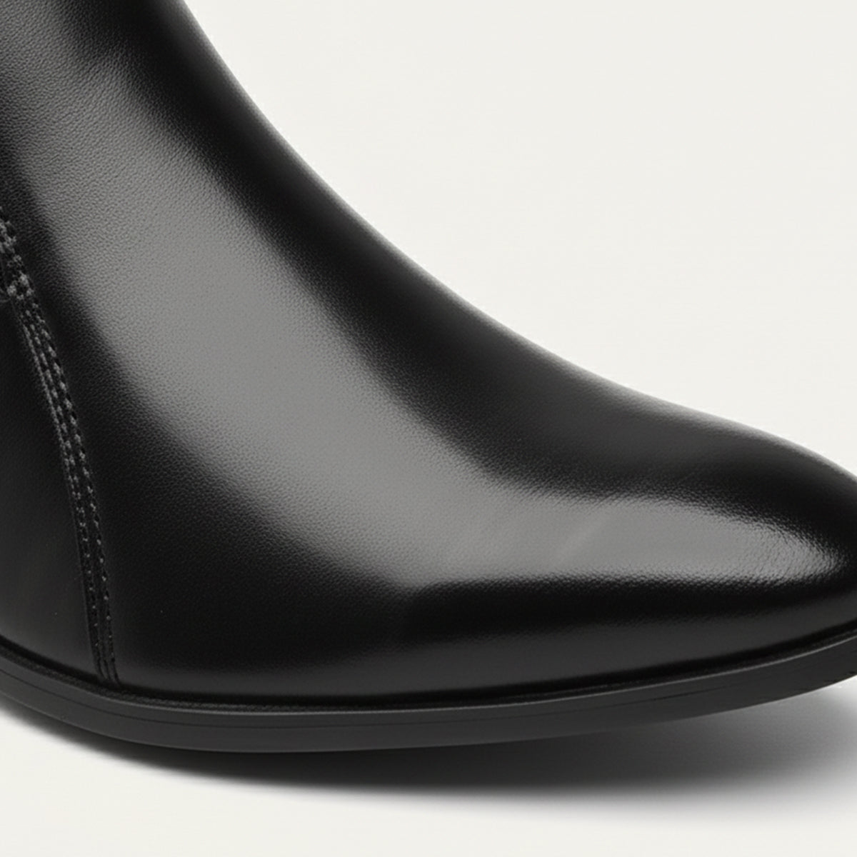 The Mantova Men's Pointed Toe Vintage Leather Ankle  Boots